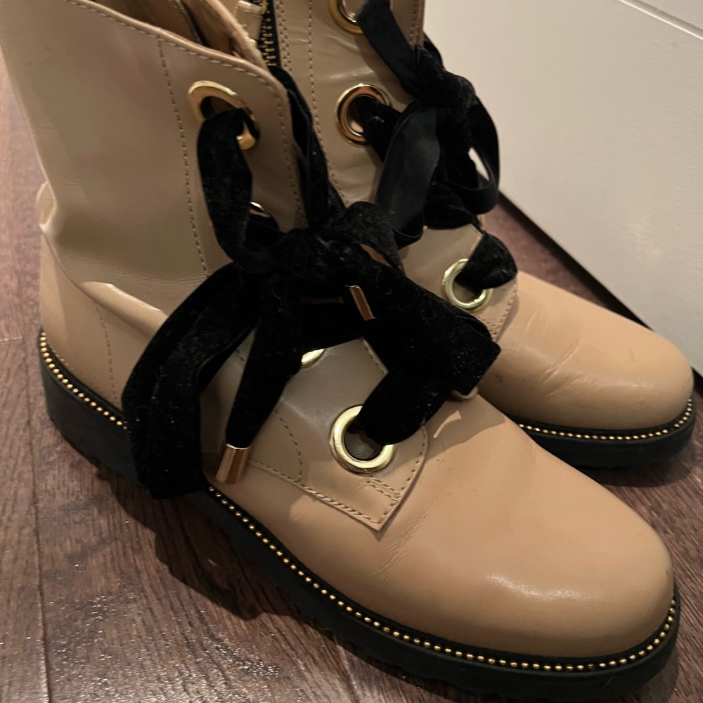 Combat boots